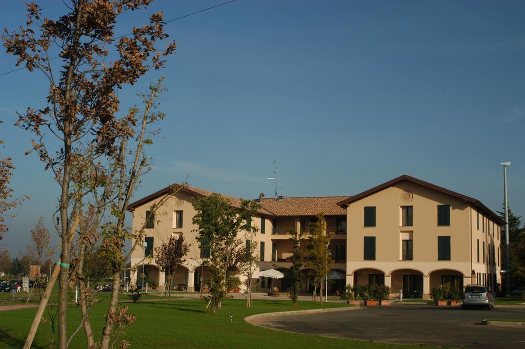 Hotel Conteverde Montecchio Emilia Luaran gambar